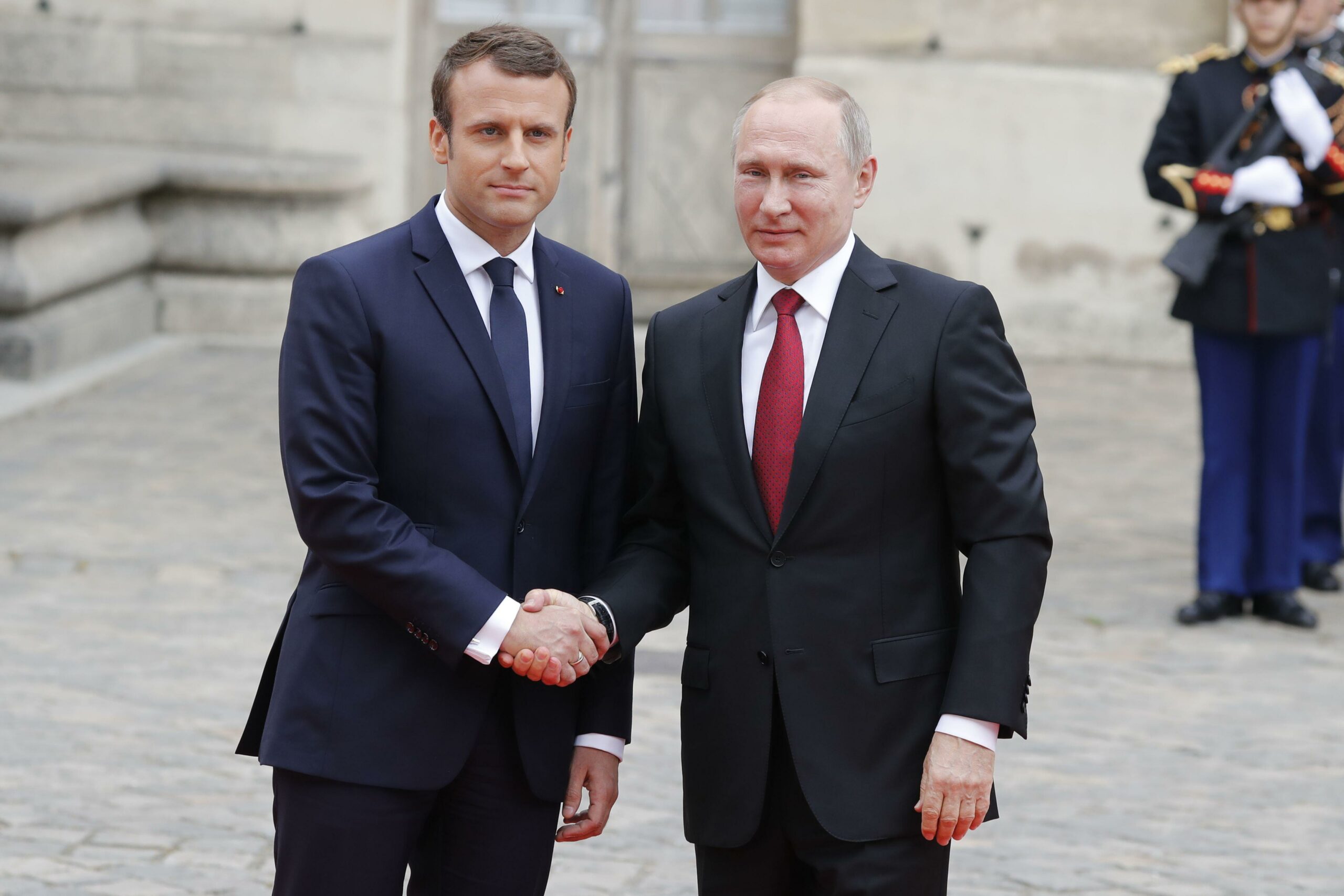 Emmanuel Macron et Poutine