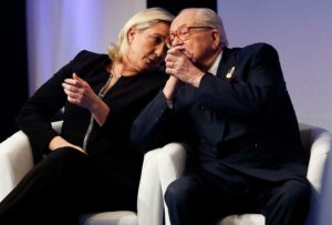 Jean-Marie Le Pen « si triste » après la défaite de sa fille Marine Le Pen à l'élection présidentielle