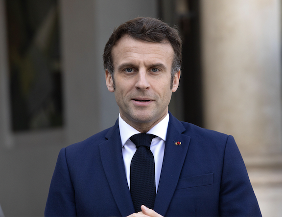 Tomate lancé sur Emmanuel Macron
