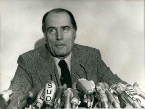 François Mitterrand (1/7) : surpris "en caleçon" avec une célèbre actrice
