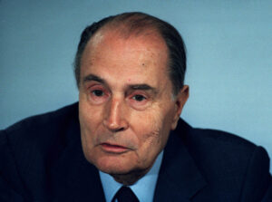 François Mitterrand (3/7) : pris en flagrant délit par Danielle avec sa très jeune amante