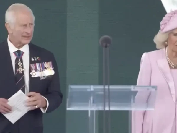 Charles III & Camilla effondrés: un moment d'émotion pour le couple royal