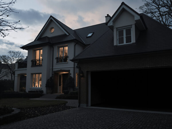 maison_garage_sombre